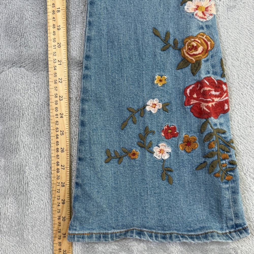 DW Fiona Flare Jeans Women 2 Light Wash Floral Embroidered Hippie Boho 25x31 - Picture 16 of 16